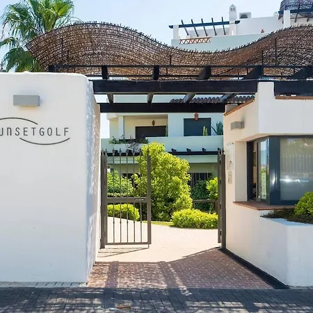 Luxury Sunset Golf With Spacious Private Garden & Seaview * Estepona