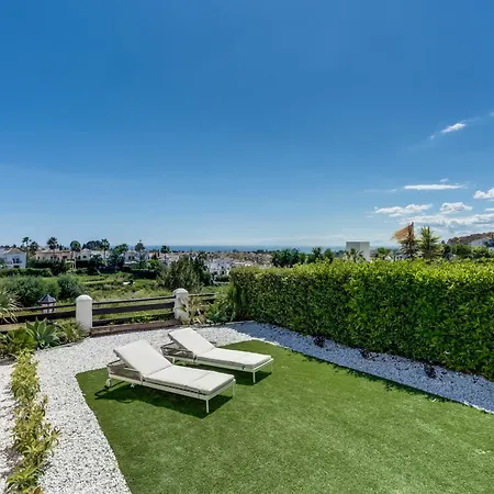 Luxury Sunset Golf With Spacious Private Garden & Seaview