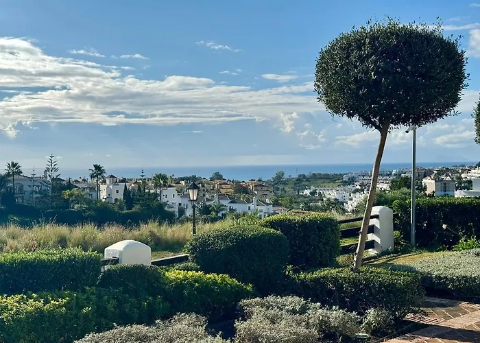 Apartamento Luxury Sunset Golf With Spacious Private Garden & Seaview Estepona