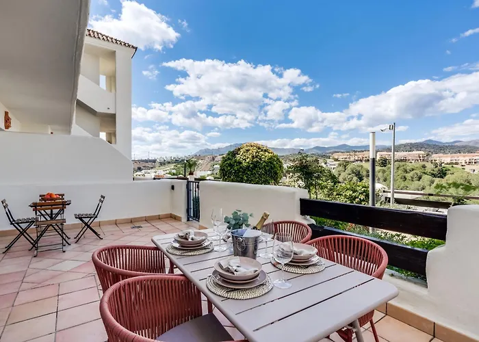 Apartamento Luxury Sunset Golf With Spacious Private Garden & Seaview Estepona