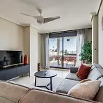 Luxury Sunset Golf With Spacious Private Garden & Seaview Apartmán Estepona