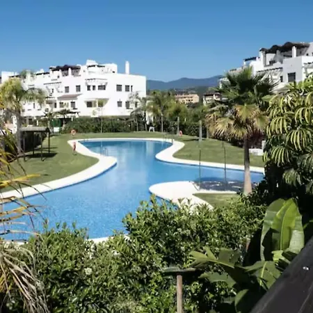 Luxury Sunset Golf With Spacious Private Garden & Seaview Apartmán *