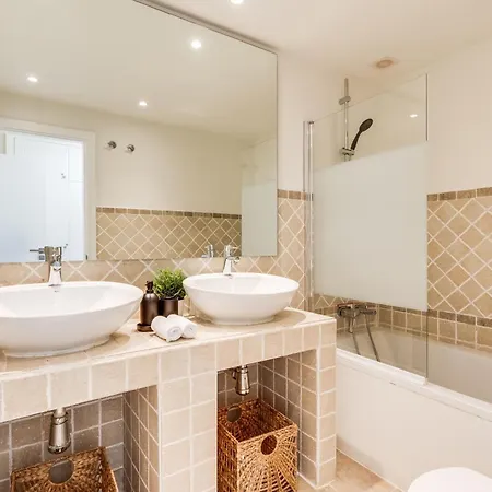 Luxury Sunset Golf With Spacious Private Garden & Seaview * 埃斯特波纳