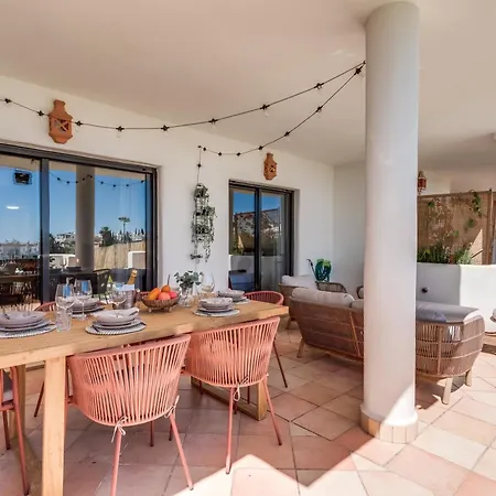 Luxury Sunset Golf With Spacious Private Garden & Seaview Apartment *