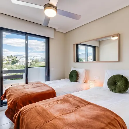 Luxury Sunset Golf With Spacious Private Garden & Seaview