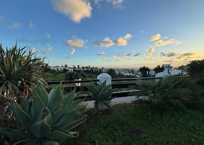 Luxury Sunset Golf With Spacious Private Garden & Seaview *