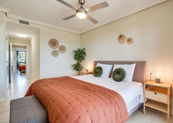 Luxury Sunset Golf With Spacious Private Garden & Seaview Appartement *