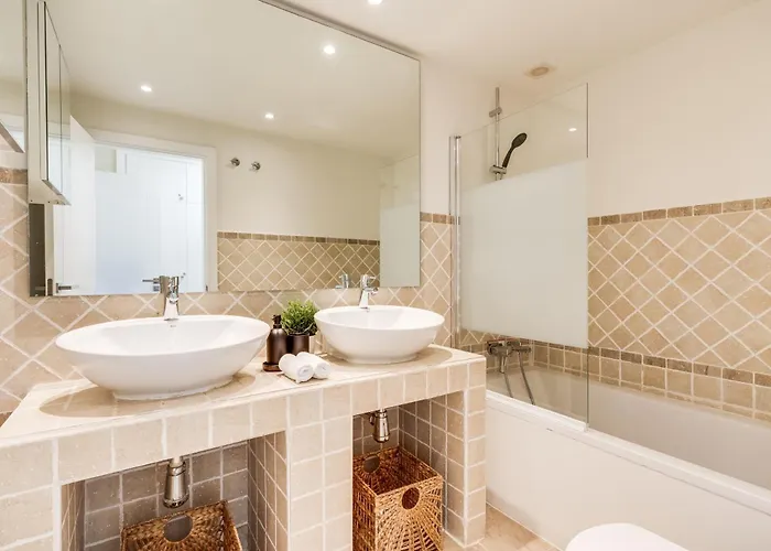 Luxury Sunset Golf With Spacious Private Garden & Seaview * Estepona