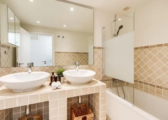 Luxury Sunset Golf With Spacious Private Garden & Seaview * Estepona