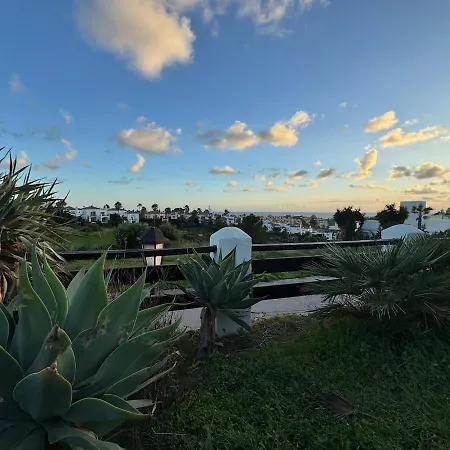 Luxury Sunset Golf With Spacious Private Garden & Seaview *