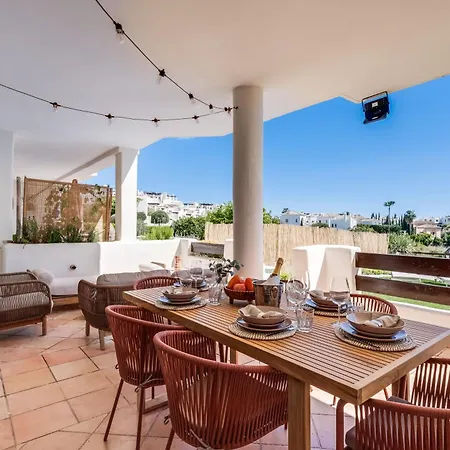 Διαμέρισμα Luxury Sunset Golf With Spacious Private Garden & Seaview *